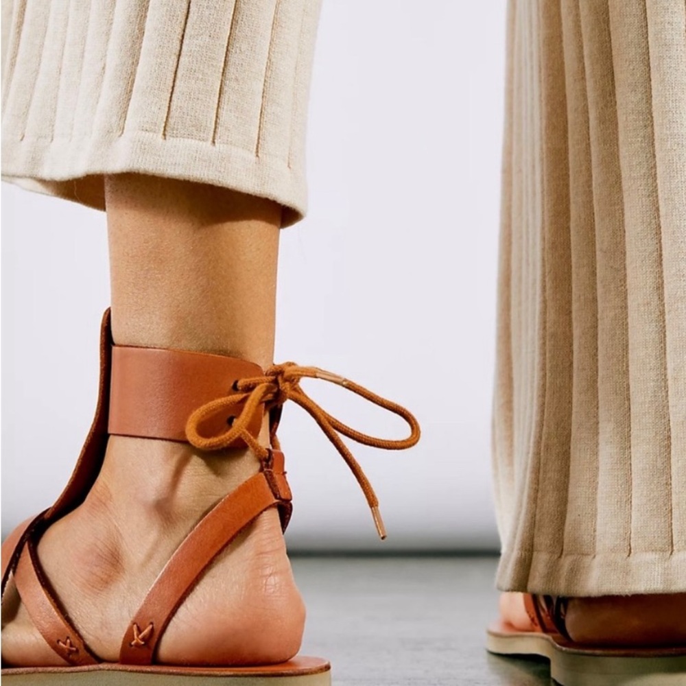7 37.5 π FREE PEOPLE Vacation Day Sandals Brown Boho Strap Gladiator Style - Picture 6 of 15